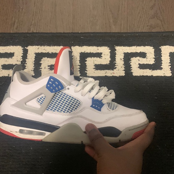 These are the Jordan 4 what thes from 2019 - Picture 3 of 5